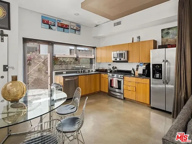 $7,395 | 815 Hampton Drive, Unit 2, Venice, CA 90291