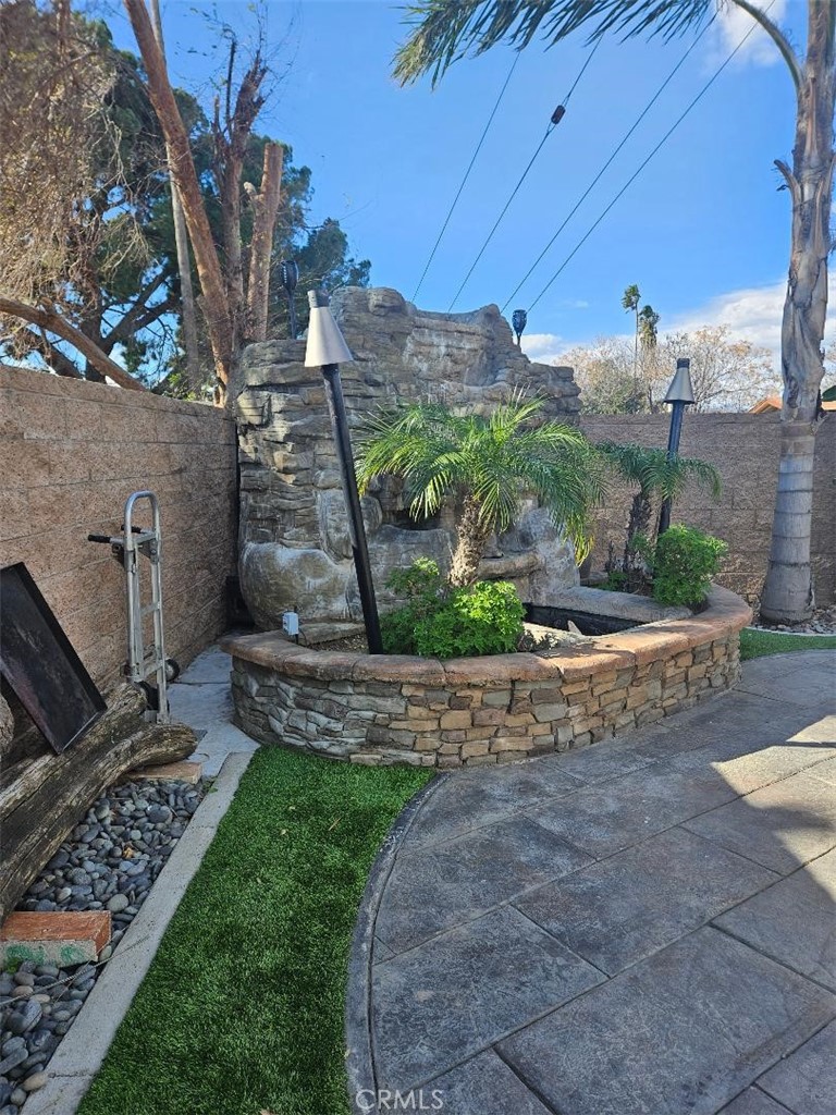 19263 Easton Street Rialto, CA 92376 - Photo 12 of 16 a view of a back yard