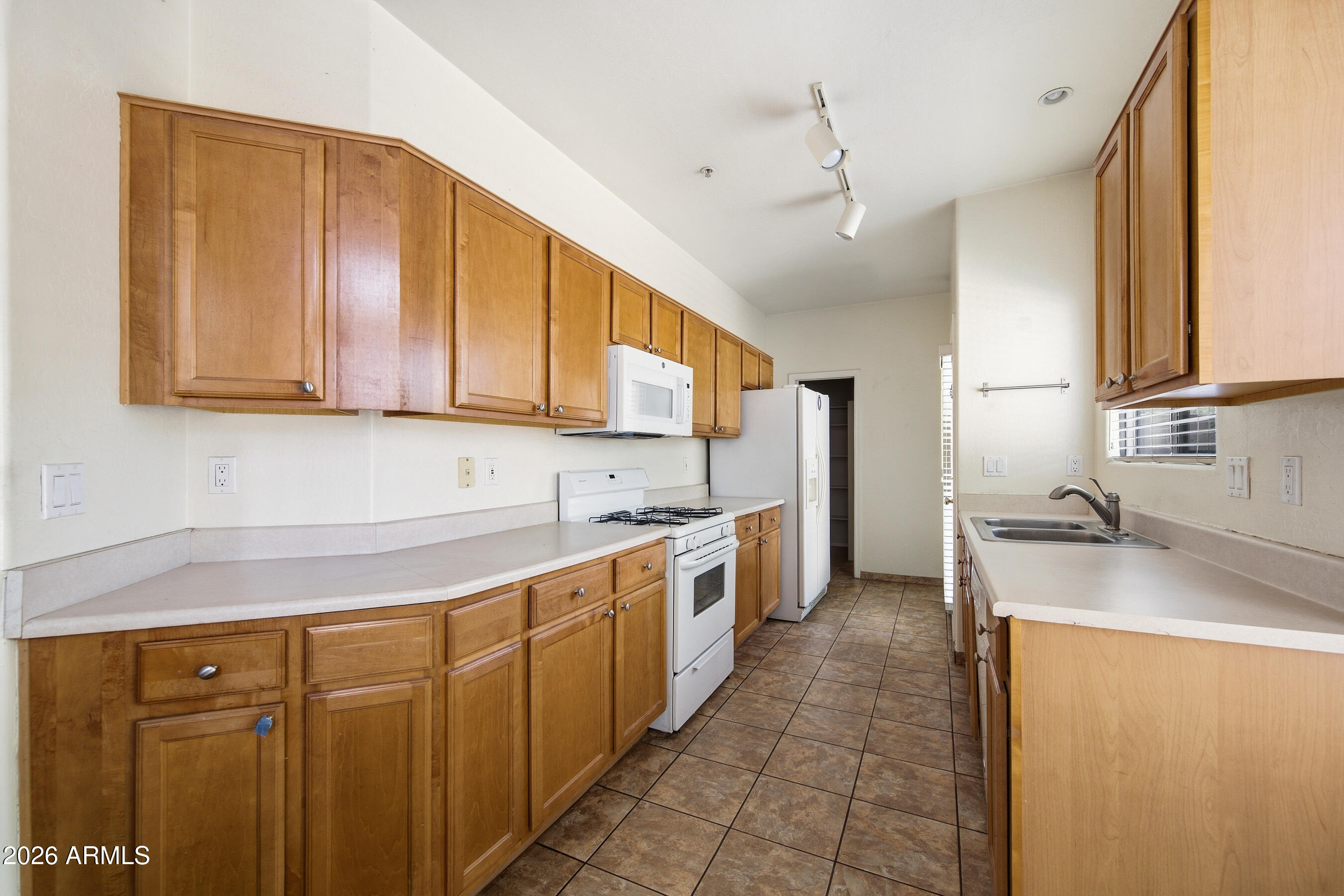 9065 East Gary Road, Unit 103 Scottsdale, AZ 85260 - Photo 8 of 25 8-9065EGR103-ocupix-