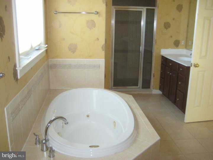 289 Barnhill Road Perkasie, PA 18944 - Photo 14 of 25 Master Bathroom