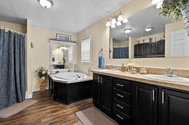 $427,000 | 76 4th Street, Plainwell, MI 49080