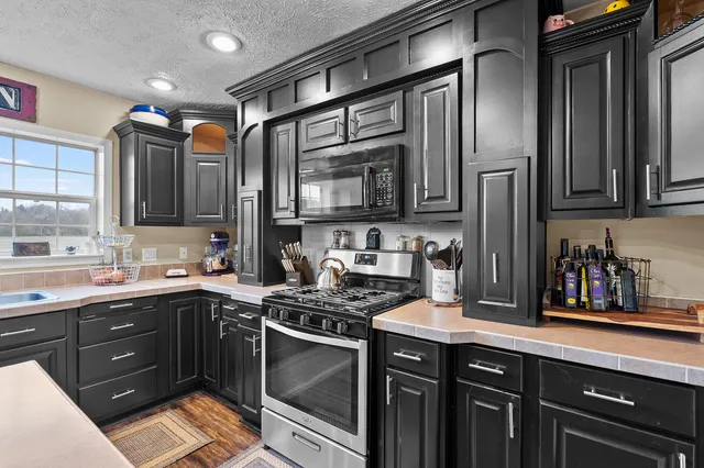 $427,000 | 76 4th Street, Plainwell, MI 49080