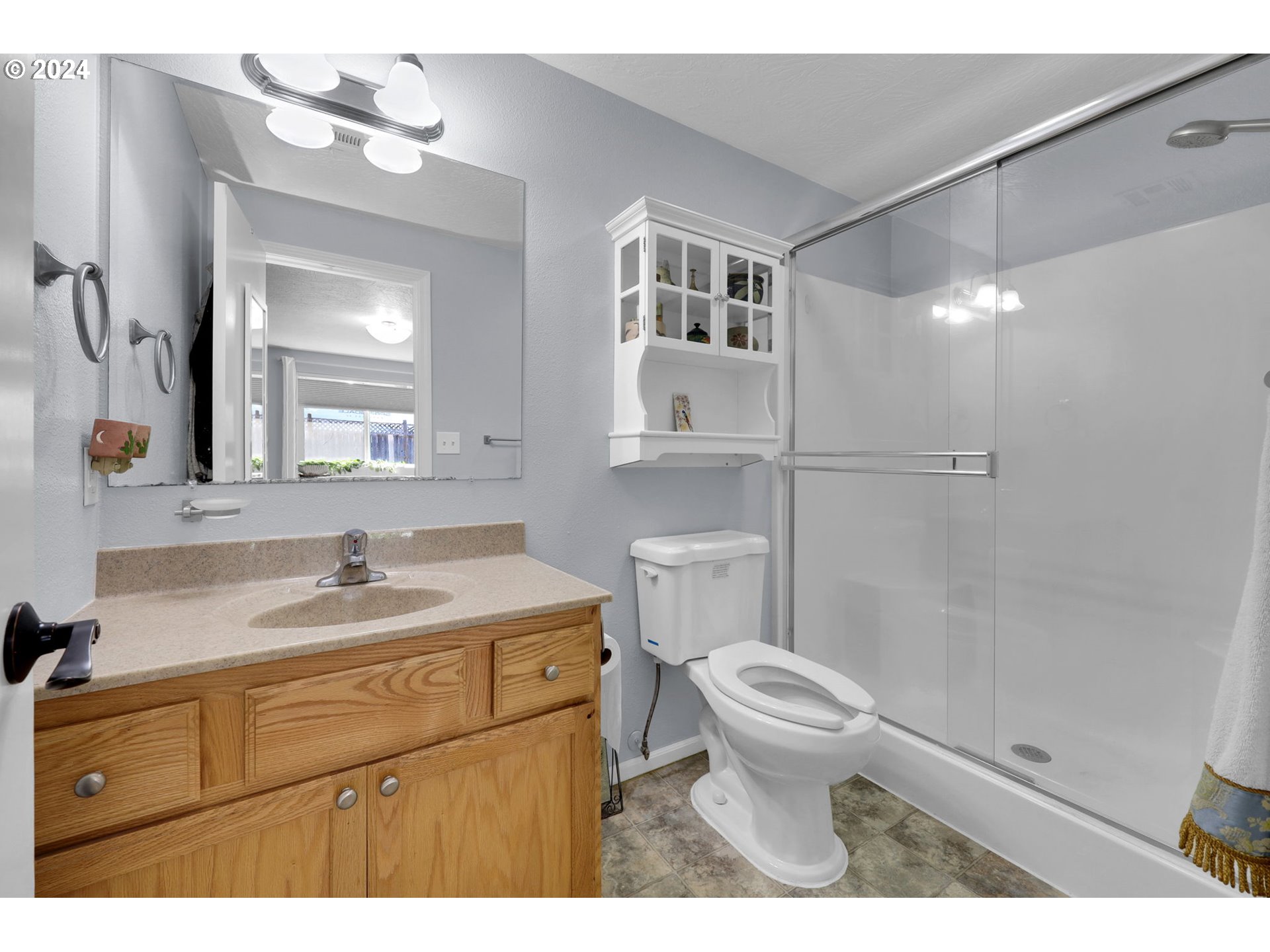 198 Buttercup Loop Cottage Grove, OR 97424 - Photo 16 of 28 Gallery Image 16