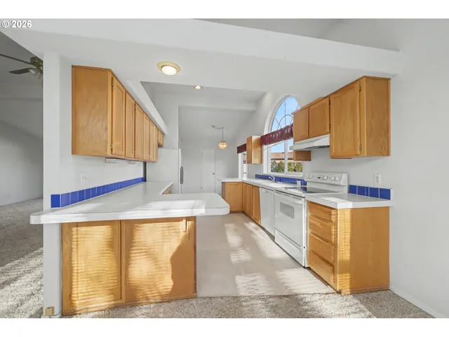 $380,000 | 2717 Maia Loop, Springfield, OR 97477