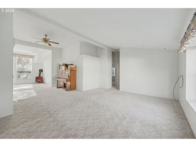 $380,000 | 2717 Maia Loop, Springfield, OR 97477