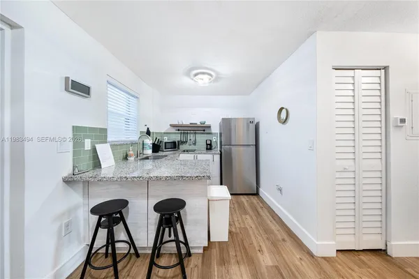 $1,500 | 237 38th Street, Unit 4, Miami Beach, FL 33140