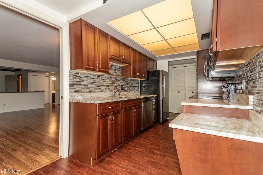 3701 Mayfield Road, Unit 204 Cleveland, OH 44121 - Photo 5 of 33 Gallery Image 5