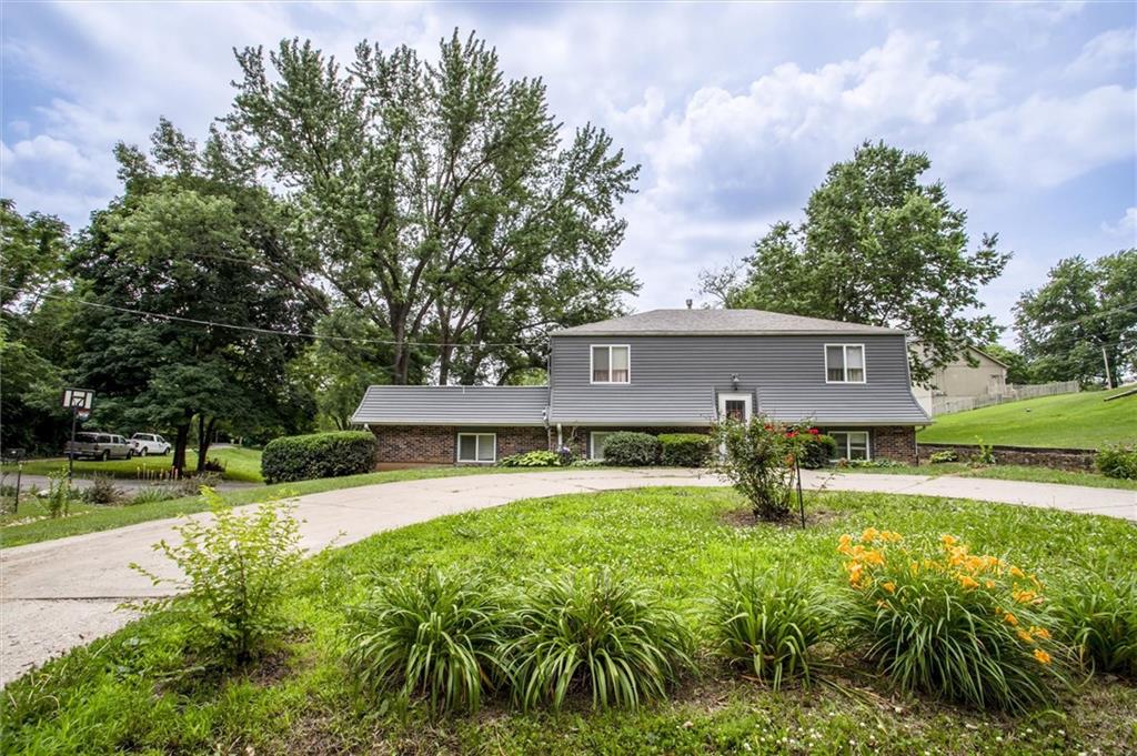 9251 Liggett Road Kansas City, KS 66109 - Photo 1 of 37