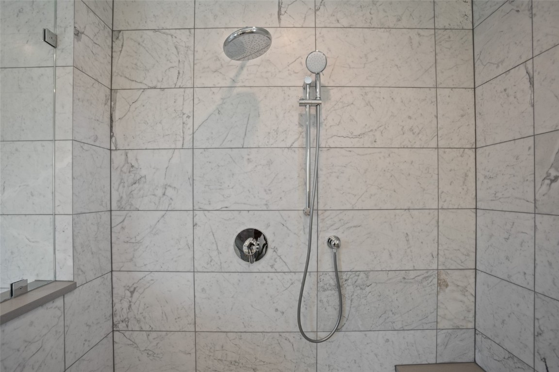 655 Yampa Street, Unit R1 Steamboat Springs, CO 80487 - Photo 37 of 49 a bathroom with a shower
