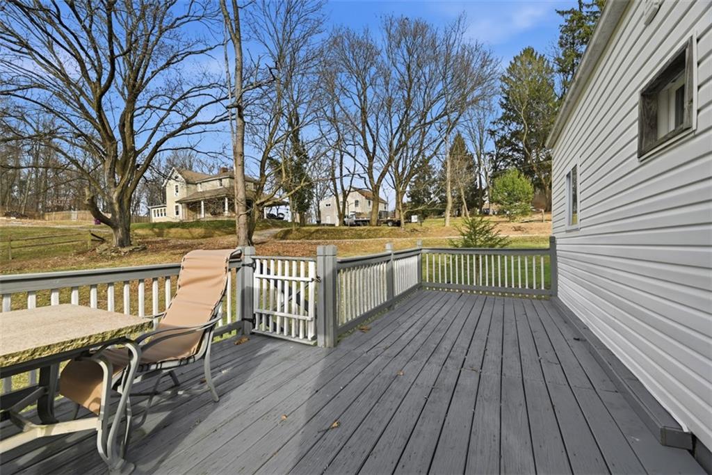 459 Francis Road Pittsburgh, PA 15239 - Photo 33 of 40