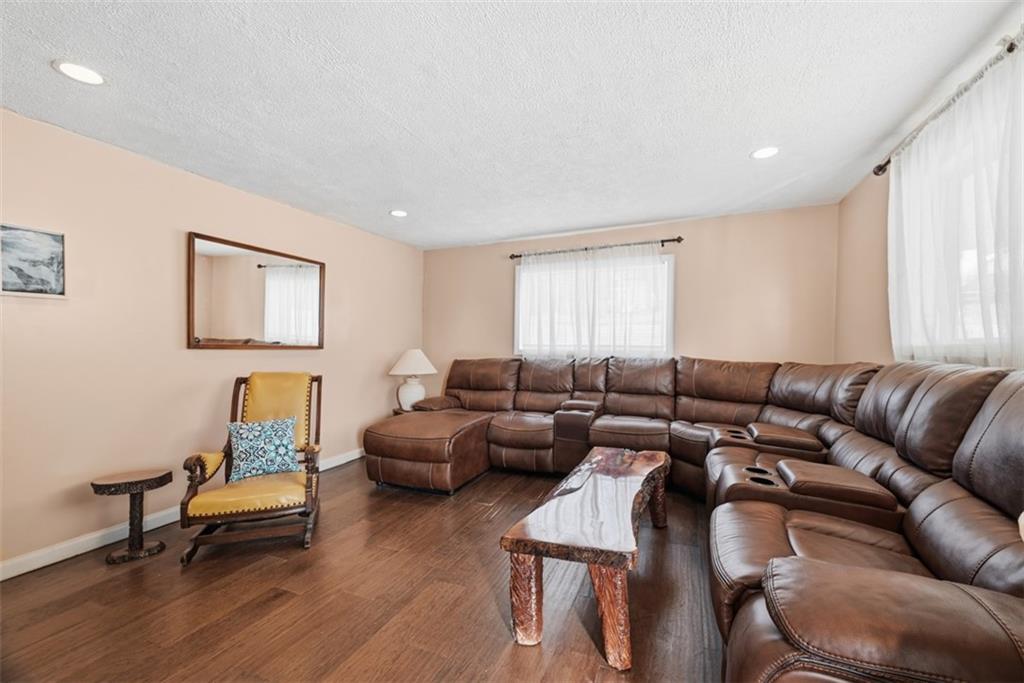 459 Francis Road Pittsburgh, PA 15239 - Photo 6 of 40