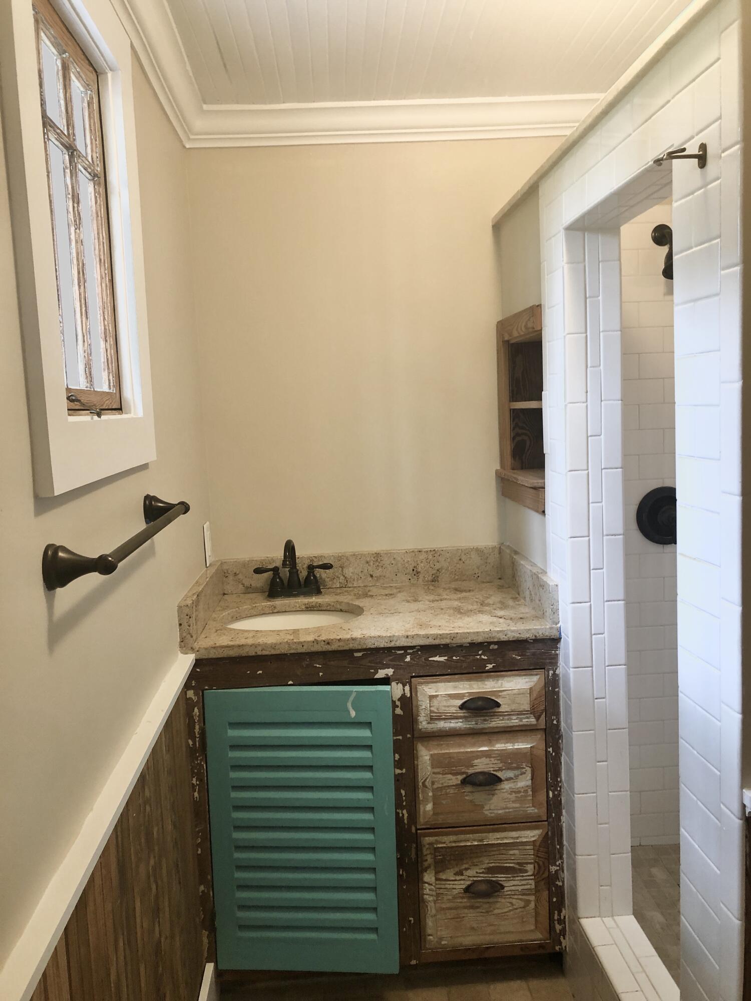 304 Fleming Road Charleston, SC 29412 - Photo 16 of 29 Bathroom