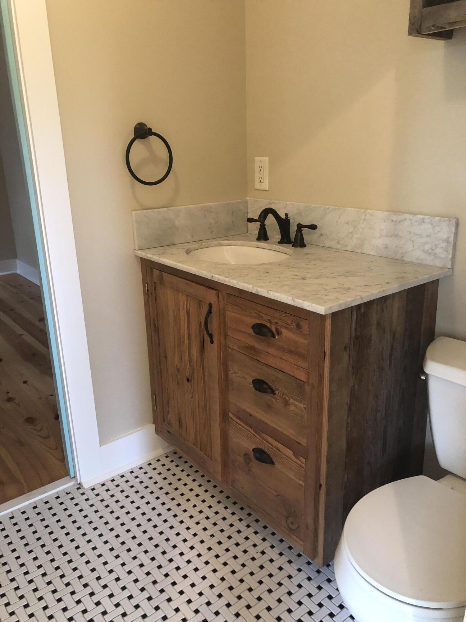 304 Fleming Road Charleston, SC 29412 - Photo 20 of 29 Upstairs Bathroom