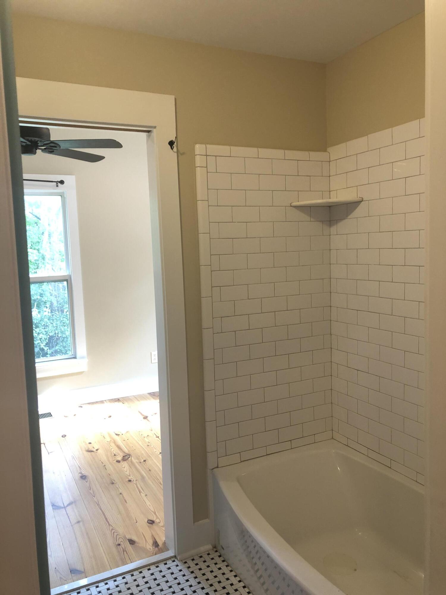 304 Fleming Road Charleston, SC 29412 - Photo 21 of 29 Upstairs Bathroom