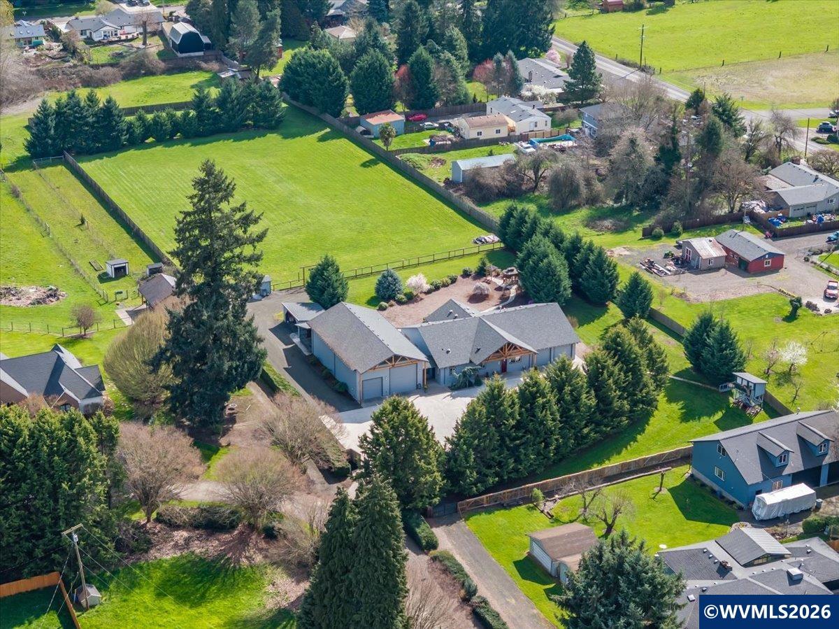 1647 Northwest Springhill Drive Albany, OR 97321 - Photo 6 of 50 Gallery Image 6