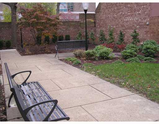47 Foster Square Allegheny West, PA 15212 - Photo 2 of 7 Yard/Garden.