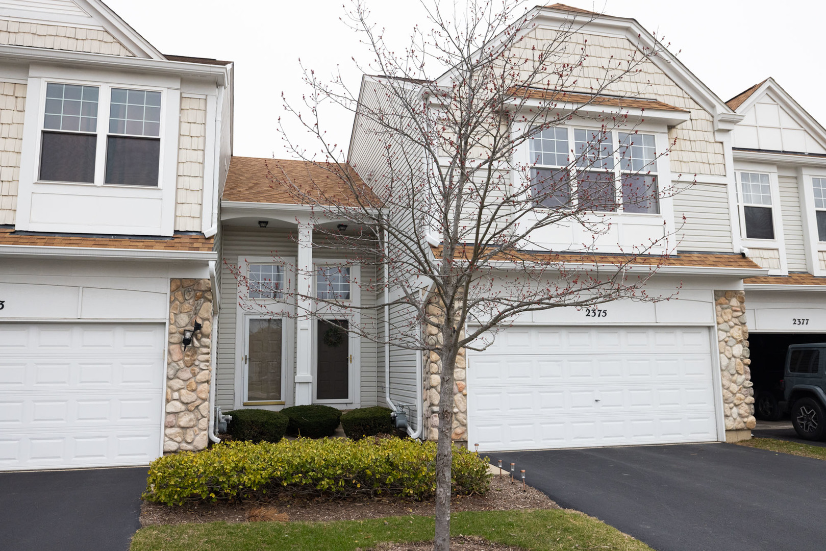 2375 Cove Court Elgin, IL 60123 - Photo 2 of 20