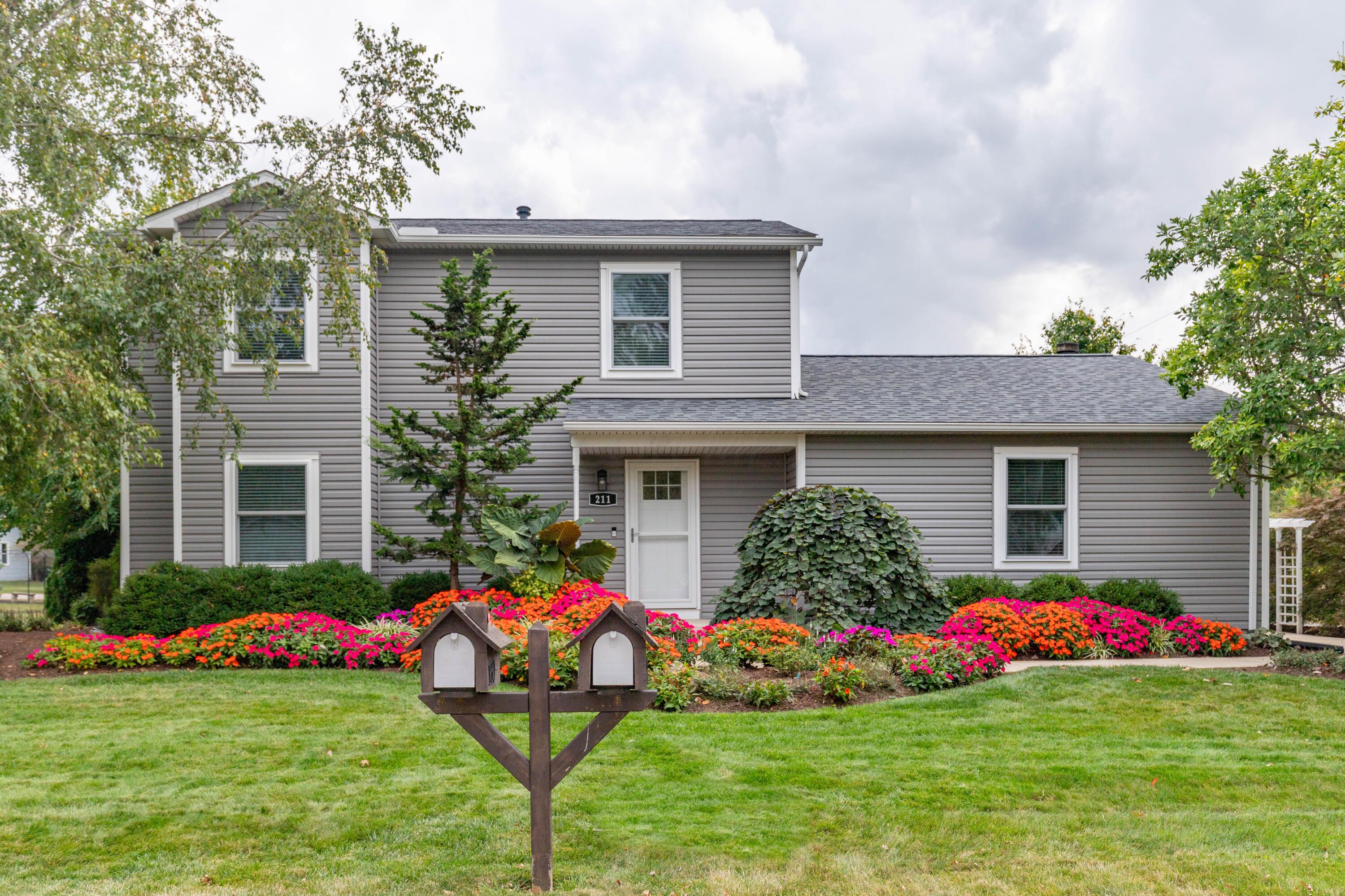 211 W. Old Powell Rd., Powell, OH 43065