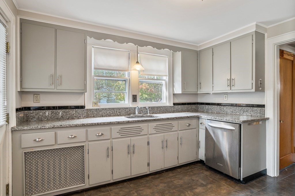 485 Bridge Road Northampton, MA 01062 - Photo 13 of 40