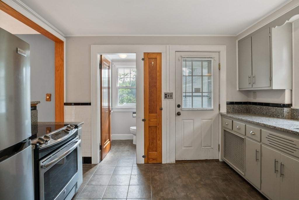 485 Bridge Road Northampton, MA 01062 - Photo 16 of 40
