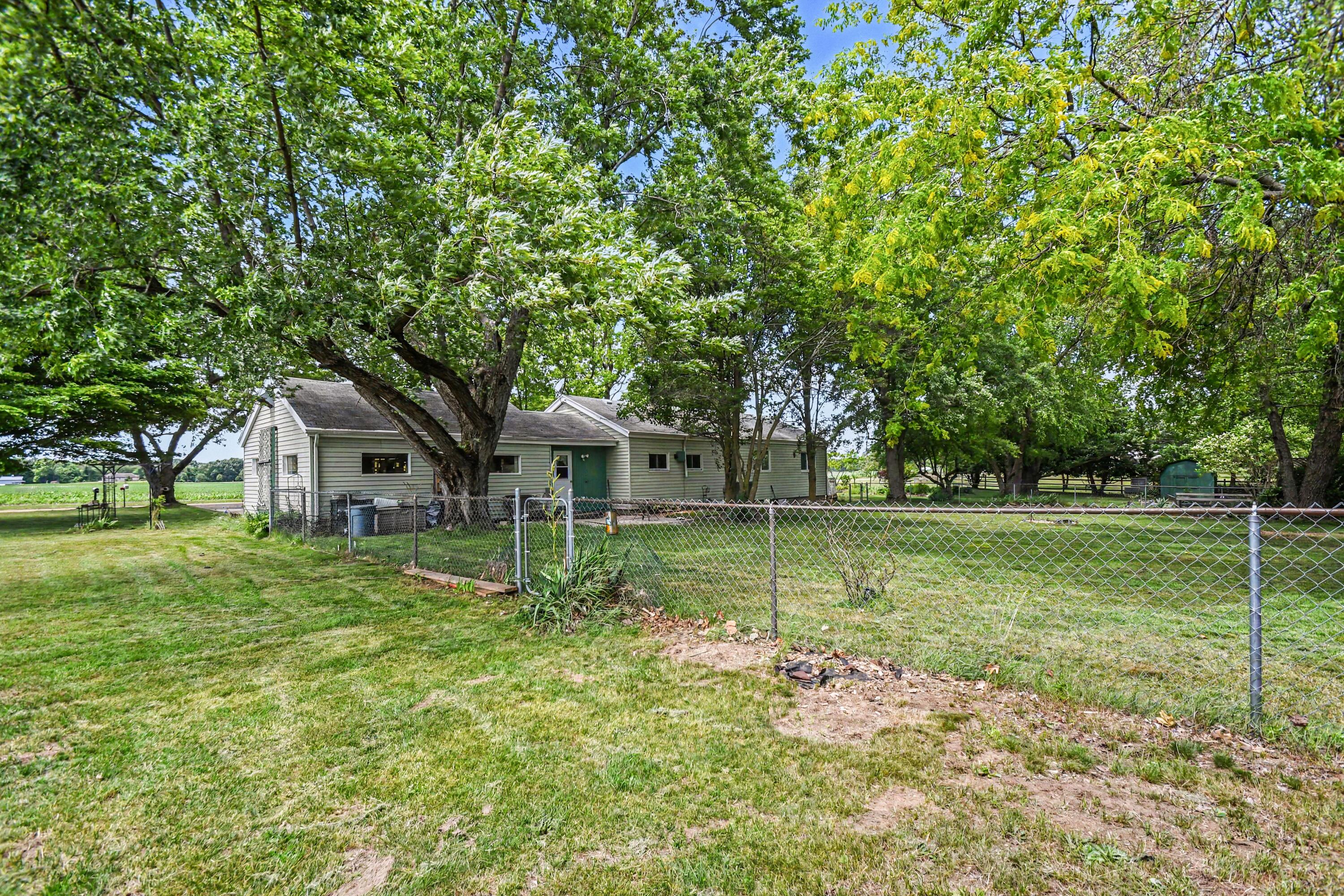 3421 Wyant Road Niles, MI 49120 - Photo 23 of 32 Back of House