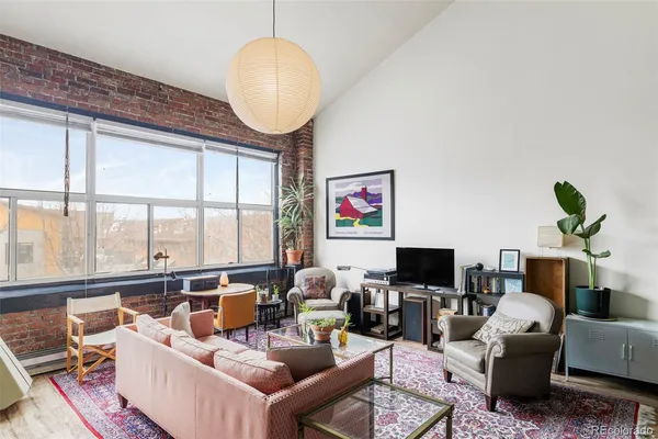 $2,500 | 3309 Blake Street, Unit 207, Denver, CO 80205