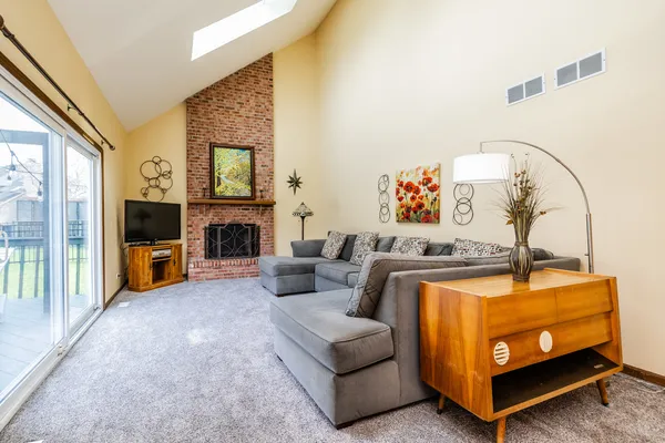 $505,000 | 381 Millington Lane, Aurora, IL 60504