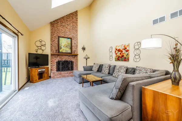 $505,000 | 381 Millington Lane, Aurora, IL 60504