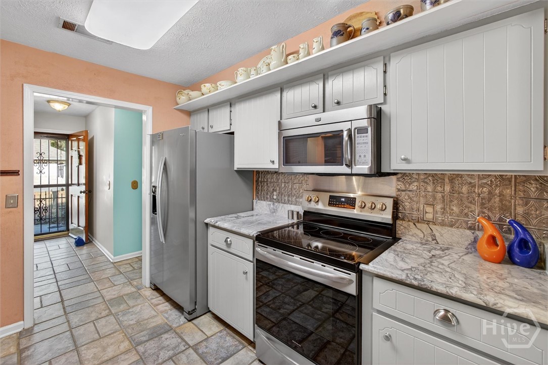 131 Deerwood Court Rincon, GA 31326 - Photo 12 of 54 Fully Equipped Kitchen