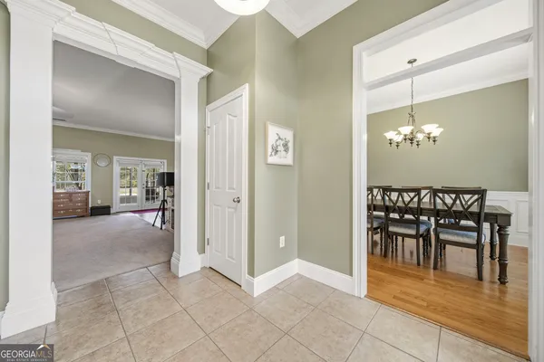 a view of a livingroom with furniture