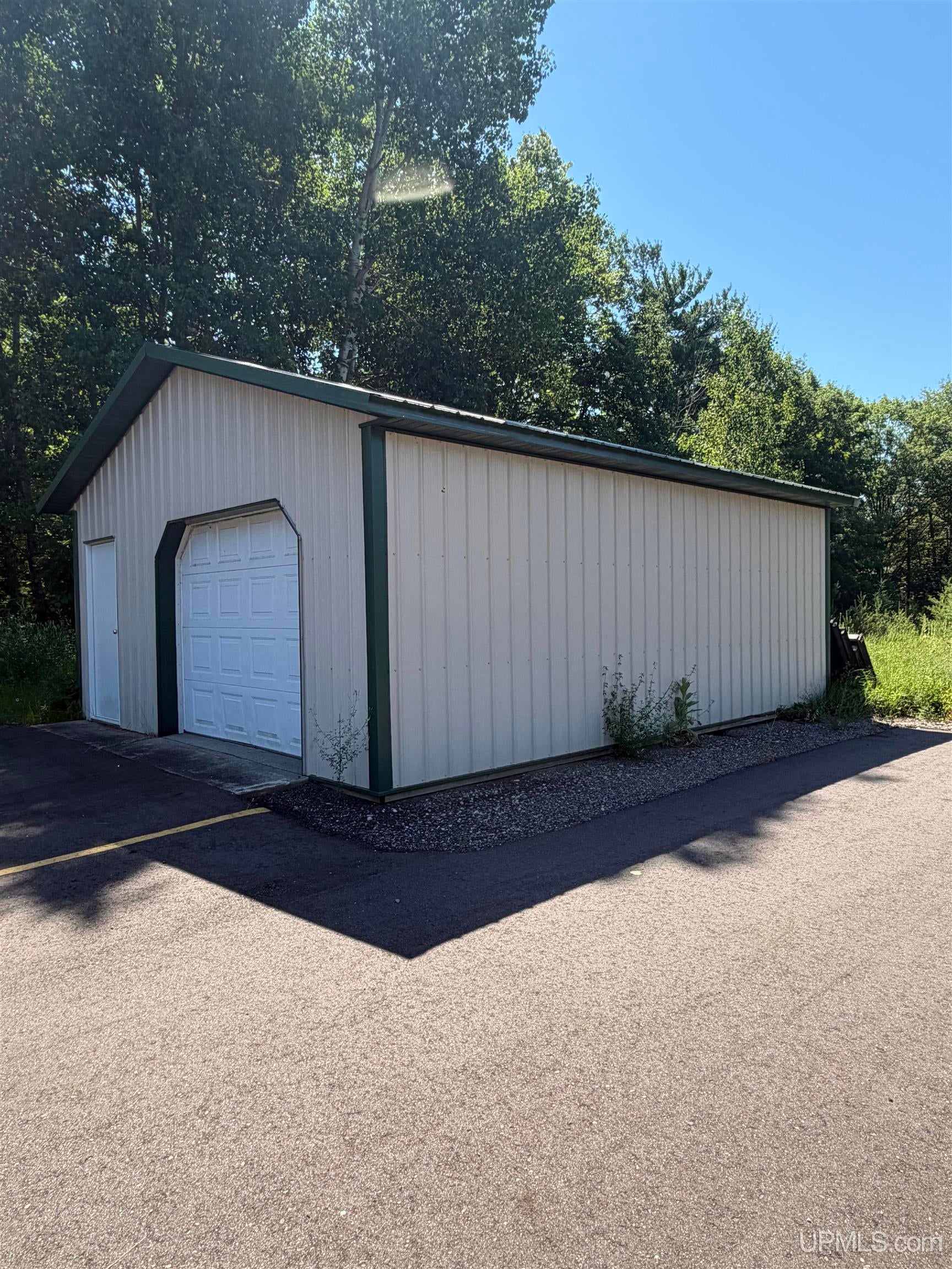 N15475 Downing Road Amberg, WI 54102 - Photo 10 of 25 Gallery Image 10