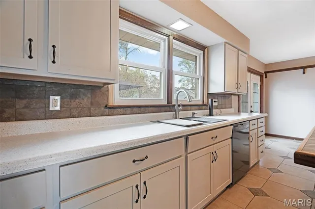 $155,000 | 207 South Street, Brighton, IL 62012