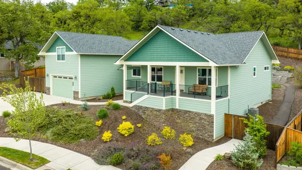 $600,000 | 362 Avalon Terrace, Eagle Point, OR 97524