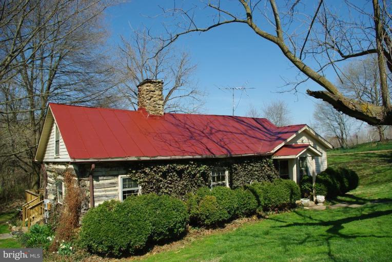 9422 Maidstone Road Delaplane, VA 20144 - Photo 1 of 2 Exterior (Main)