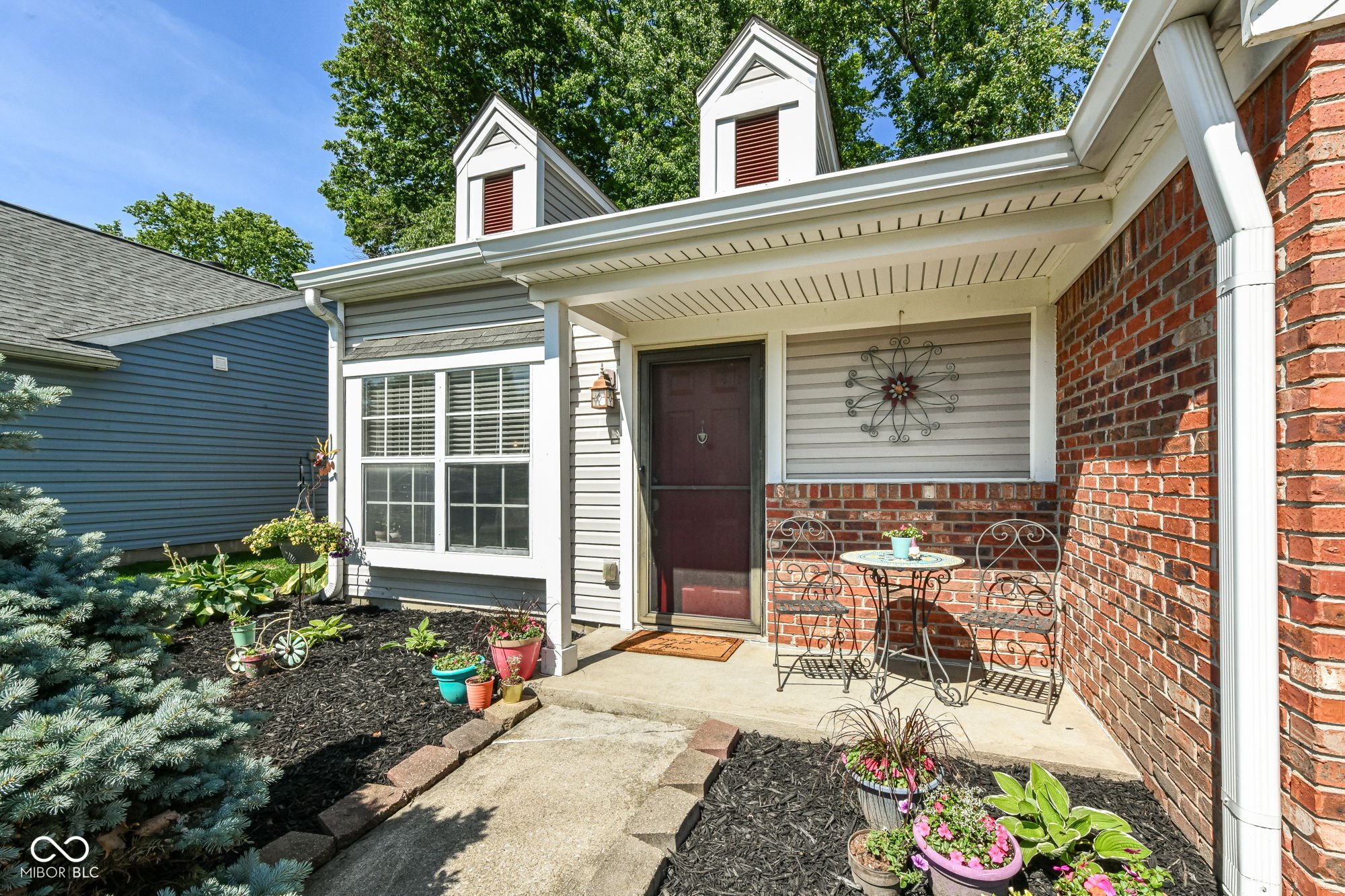 9691 Roxbury Drive Fishers, IN 46038 - Photo 3 of 28