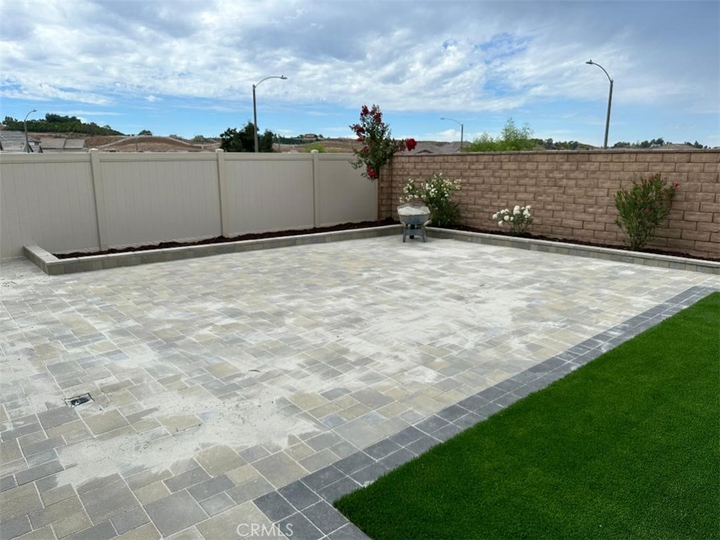 39547 Verbena Way Temecula, CA 92591 - Photo 29 of 31 a view of a terrace
