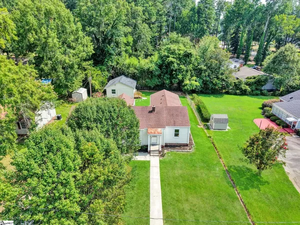 $299,900 | 207 Elm Street, Clinton, SC 29325