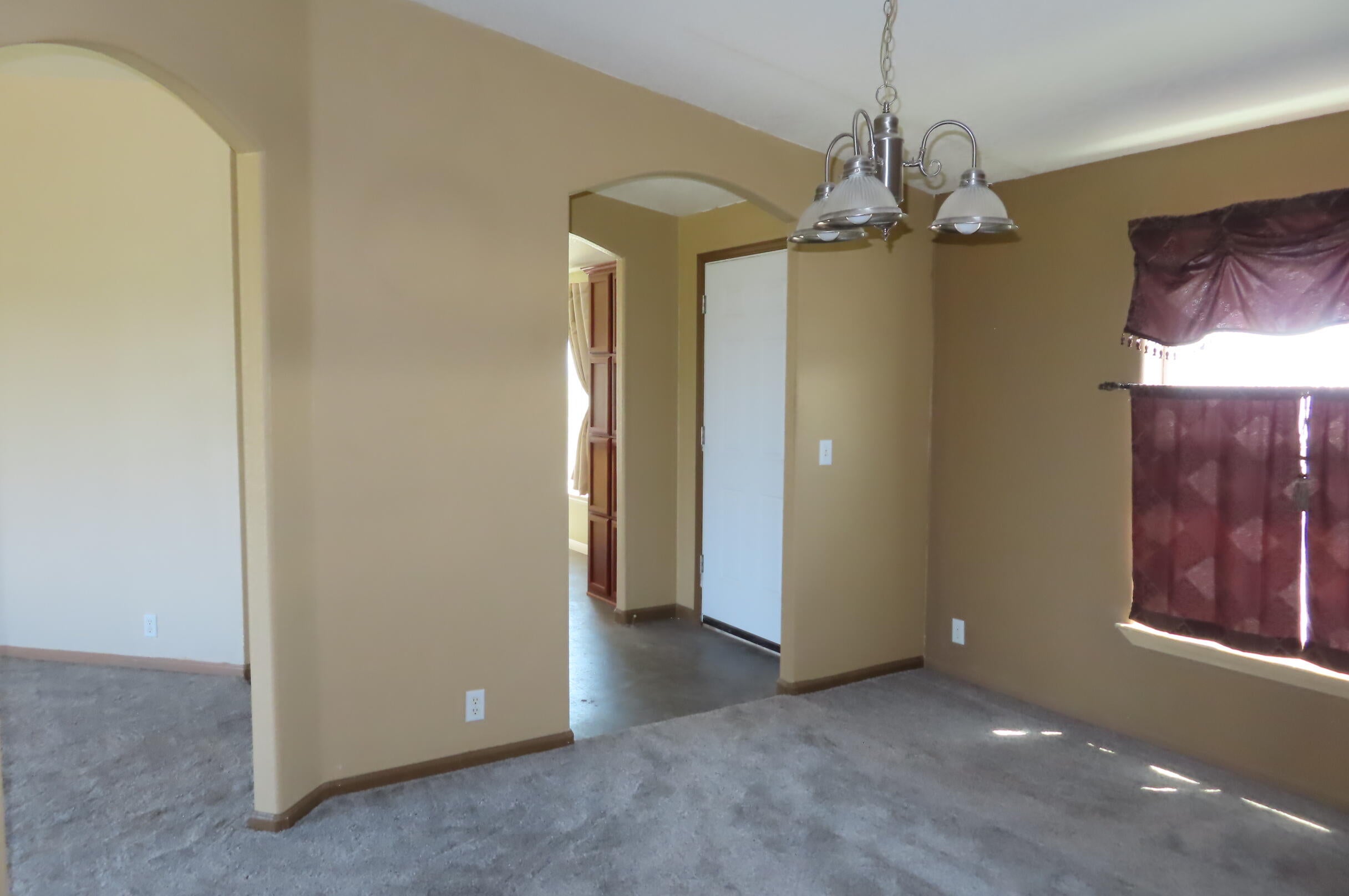 57752 North Oil Dri Road Silver Lake, OR 97638 - Photo 20 of 33 Dining room