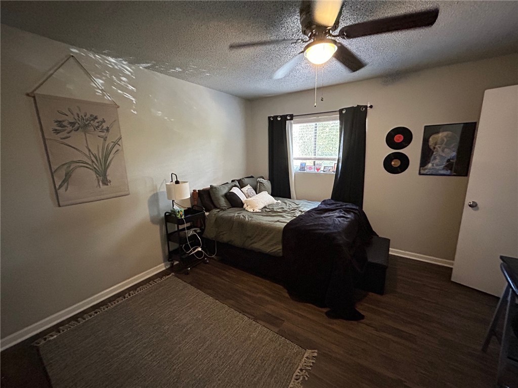 1500 Lemon Tree Lane College Station, TX 77840 - Photo 15 of 17 a bedroom with a bed and a window