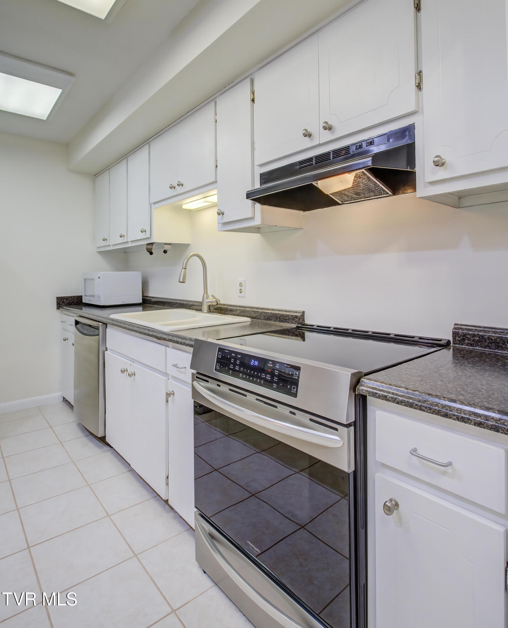 780 Hamilton Road, Unit C1 Blountville, TN 37617 - Photo 13 of 24 780 Hamilton Road C1 (11)