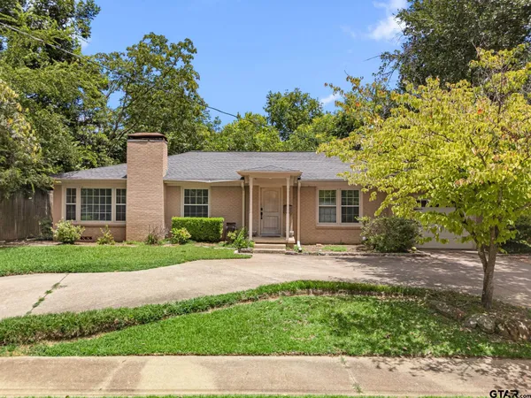 $339,500 | 2026 South Wall Avenue, Tyler, TX 75701