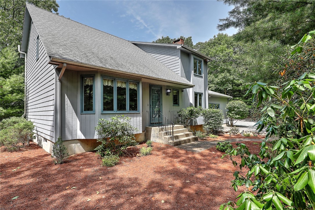 2025 Division Road East Greenwich, RI 02818 - Photo 3 of 49 Gallery Image 3