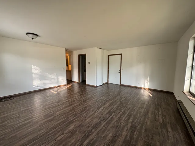 $1,585 | 901 East Chicago Avenue, Unit 2W, Naperville, IL 60540