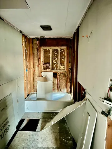 $109,000 | 854 South Crystal Avenue, Benton Harbor, MI 49022