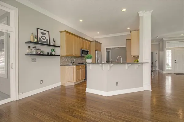$620,000 | 14317 Manor Court, Leawood, KS 66224