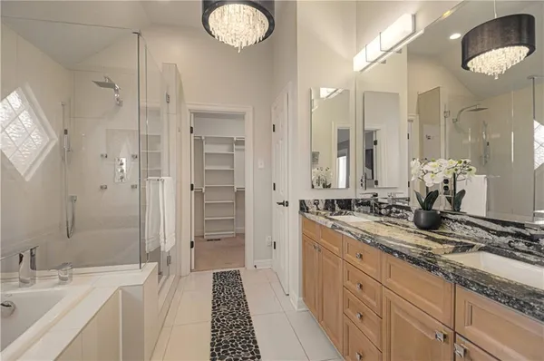 $620,000 | 14317 Manor Court, Leawood, KS 66224