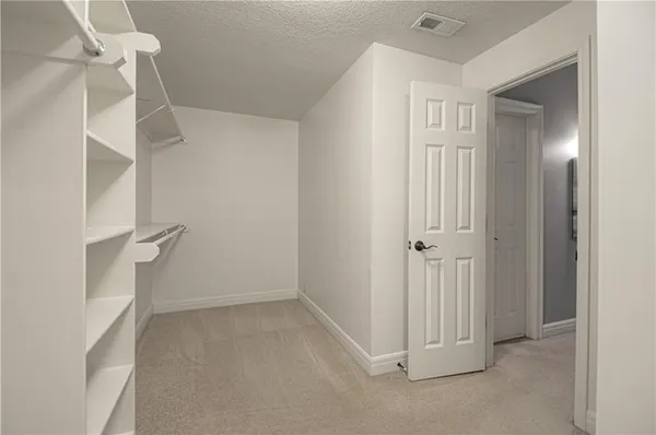 $620,000 | 14317 Manor Court, Leawood, KS 66224