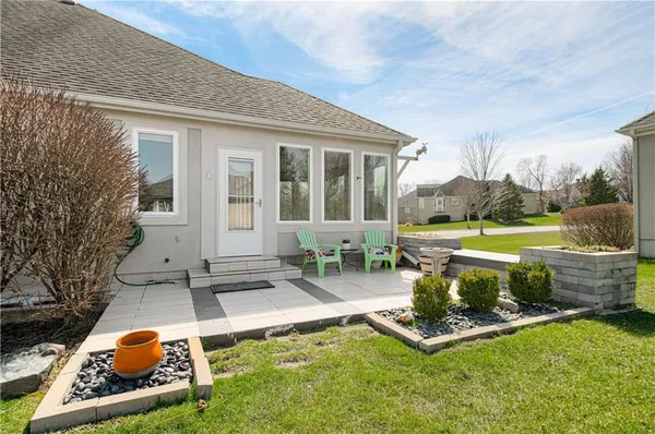$620,000 | 14317 Manor Court, Leawood, KS 66224