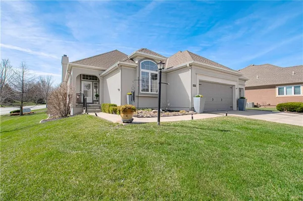 $620,000 | 14317 Manor Court, Leawood, KS 66224