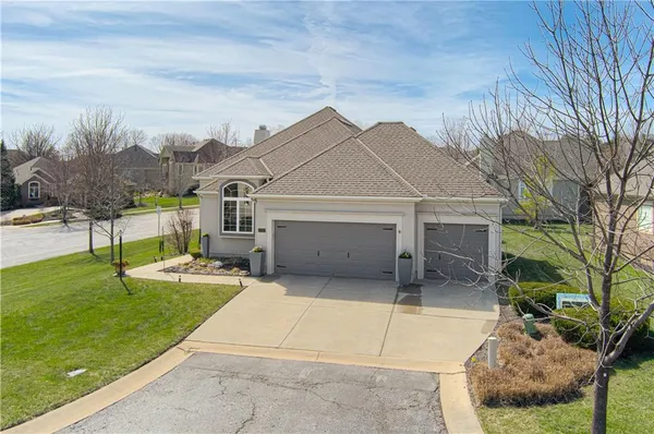 $620,000 | 14317 Manor Court, Leawood, KS 66224